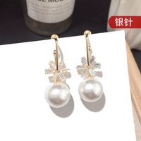 Pearl Crystal Snowflake Silver Needle Earrings sku image 1