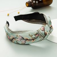 New Ethnic Style Vintage Embroidery Knotted Fabric Headband Female European And American Simple Graceful Net Red Hair Pressing Headband Hair Accessories main image 4
