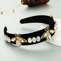 Alloy Bee Diamond-studded Gold Velvet Headband main image 3