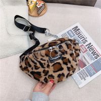 Retro Plush Fashion Messenger Bag sku image 4