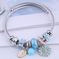 Fashion Metal Simple Daisy Bracelet main image 4