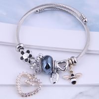 Fashion Metal Simple Heart Bee Multi-element Bracelet main image 1