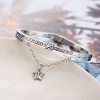 Retro Alloy Five-pointed Star Diamond Bracelet main image 4