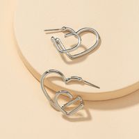 Fashion Double Peach Heart Earrings main image 3