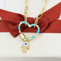 Heart-shaped Diamond-studded Pendant Necklace main image 3