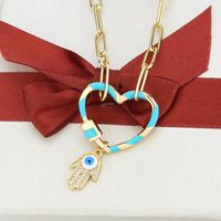 Heart-shaped Diamond-studded Pendant Necklace main image 4