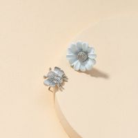 Fashion Flower Bee Earrings sku image 2