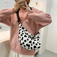 Cow Pattern Plush Messenger Shoulder Bag main image 4