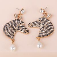 Exaggerated Stripes Color Diamond Earrings main image 5