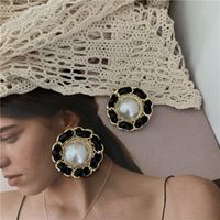 French Retro Pearl Earrings sku image 1