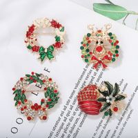 Christmas Wreath Silk Scarf Buckle Vintage Brooch main image 4