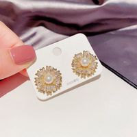 S925 Silber Nadel Zirkon Mikro-eingelegte Blume Perle Ohrringe main image 3