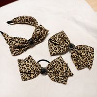 Korean  Wide-brimmed Leopard Hairpin Super Flash Butterfly Gold Rhinestone Headband main image 1