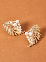 Diamond-studded Pearl Leaf Earrings main image 3