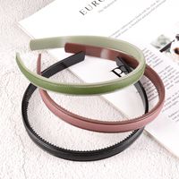 Simple Leather Plastic Headband main image 1