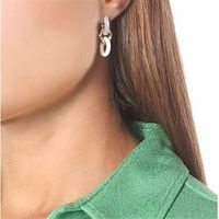 Boucles D&#39;oreilles Diamant En Forme De U main image 1