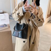 حقيبة أزياء الخريف والشتاء الكورية 2020 عصرية جديدة ، حقيبة المرأة ذات الكتف الواحد ، حقيبة دلو بالغاز الأجنبي main image 4