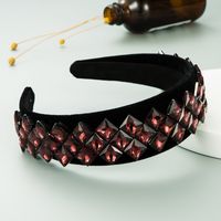 Diamond-studded Glass Headband main image 4