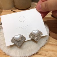Heart-shaped Diamond Earrings main image 4