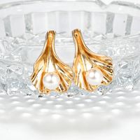 Fashion New Geometric Simple Shell Pearl Earrings main image 6