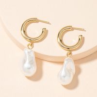 Fashionable Baroque Pearl Earrings main image 4
