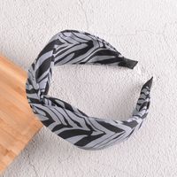 Korean New Chain Black Stripes Leopard Print Headband sku image 4