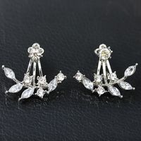 Vente Chaude En Europe Et En Amérique Boucles D'oreilles Diamant En Cristal En Forme De Feuille Boucle D'oreille Branche Suspension Arrière Zircon Boucles D'oreilles Feuilles Oreille Goujons Femmes main image 4