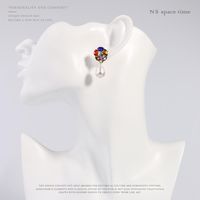 Nouveau En Ligne Influenceur Mode Élégante Couleur Cristal Perle Boucles D'oreilles Oreille Goujons Qingdao Usine Ventes Directes main image 5