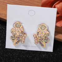 Exquisite Butterfly Studded Pearl Big Stud Earrings New Trendy Fashion Earrings main image 4