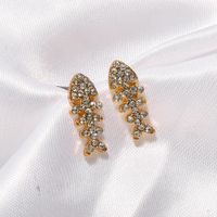 Fashion Paperclip Diamond Earrings New Fishbone Stud Earrings main image 4
