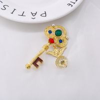 Fashion Retro Geometric Angel Key Pin Chain Brooch For Women Banquet Dress Accessories main image 3