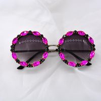 Internet Chaude Nouvelles Lunettes De Soleil Style À La Mode Coréenne Diamant-intégré Cheval Crystal Eye Lunettes De Soleil Femmes De Strass Personnalité Ronde Cadre Personnalité Lunettes De Soleil main image 3