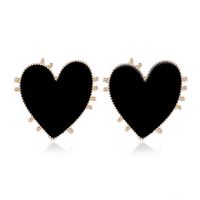 Yi Wu Jewelry New Fashion Metal Contrast Color Love Earrings Wholesale main image 5