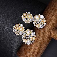 Fashion Jewelry Wholesale Round Pearl Diamond Pendant Women's Ear Studs main image 5