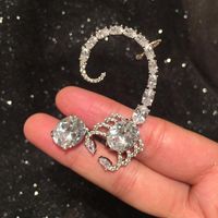 Nihaojewelry Fashion New Asymmetric Flash Diamond Scorpion Earrings Wholesale main image 3