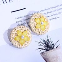 Korean Cute Geometric Resin Flower Rattan Earrings Female Round Pearl Acrylic Earrings Wholesale main image 4