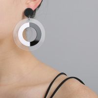 Nueva Moda Acrílico Exagerado Blanco Y Negro Pendientes Al Por Mayor main image 1