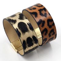 New Ue Et Corée Du Sud De Mode Ornement Léopard Point Pu Large Bracelet En Cuir Pour Femmes Personnelle Discothèque Exagérée Bracelet Accessoire main image 1