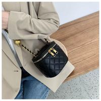 Classique Style Diamant Chaîne Sac À Bandoulière Pour Les Femmes 2020 Nouvelle Célébrité Internet Même Épaule Sac Boîte Carrée Sac main image 1