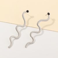 New Retro Fashion Snake-shaped Earrings Texture Silver Diamond Curved Earrings For Women Wholesale main image 5