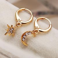 New Fashion Asymmetric Star Moon Retro Alloy Gold Earrings For Women Wholesale main image 4