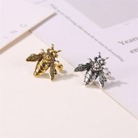 New Fashion Retro Distressed Metal Bee Earrings U-shaped Single Insect Ear Bone Clip main image 3