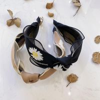 Korean New Simple Daisy Flower Knotted Knotted Wide Edge Cheap Headband Wholesale main image 3
