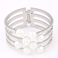 Elegant Fashion Metal Simple Pearl Exaggerated Bracelet Yiwu Wholesale main image 1