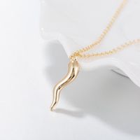 S Curve Necklace Marine Small Conch Small Shell Pendant Necklace Female Clavicle Chain Small Pepper Necklace main image 2