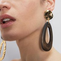 Za Die Gleiche Europäische Und Amerikanische Mode Legierung Harz Retro-nähte Ohrringe 2020 Neue Trend Ige Einfache Kalte Wind Ohrringe Frauen main image 1