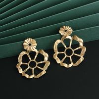 New Fashion Retro Alloy Hollow Flower Earrings For Women Wholesale main image 1