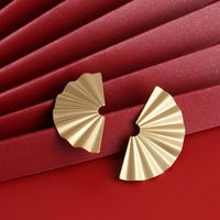 New Fashion Retro Alloy Geometric Fan-shaped Earrings For Women Wholesale main image 4