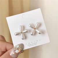 New Fashion Sweet Simple And Lovely Four Petal Flower Earrings Wholesale main image 1