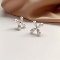 New Fashion Sweet Simple And Lovely Four Petal Flower Earrings Wholesale main image 6